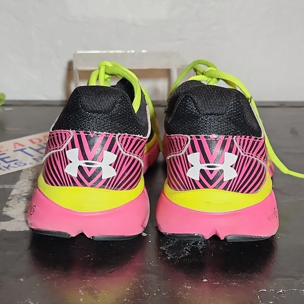 UNDER ARMOUR Micro G Velosity Pink Black Neon 5Y